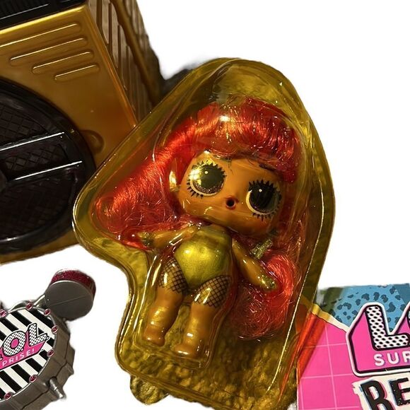 LOL Surprise Doll Remix Hair Flip Stix Queen with Record Player & Accessories - Picture 4 of 12